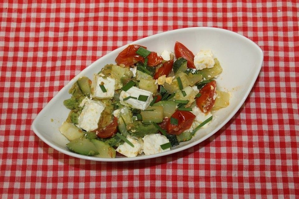 Gemüsepfanne mit griechischem Feta