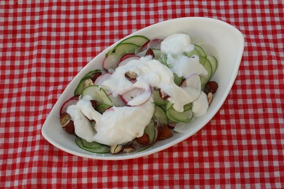 Rettich-Radieschen-Gurkensalat à la Gabi