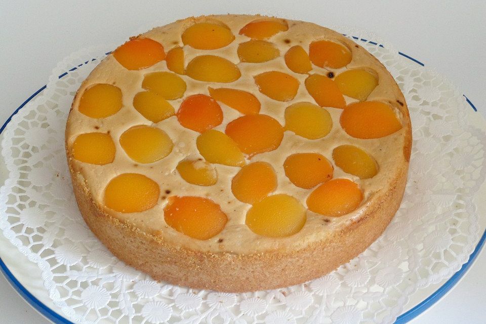 Café-Käsekuchen mit Aprikosen