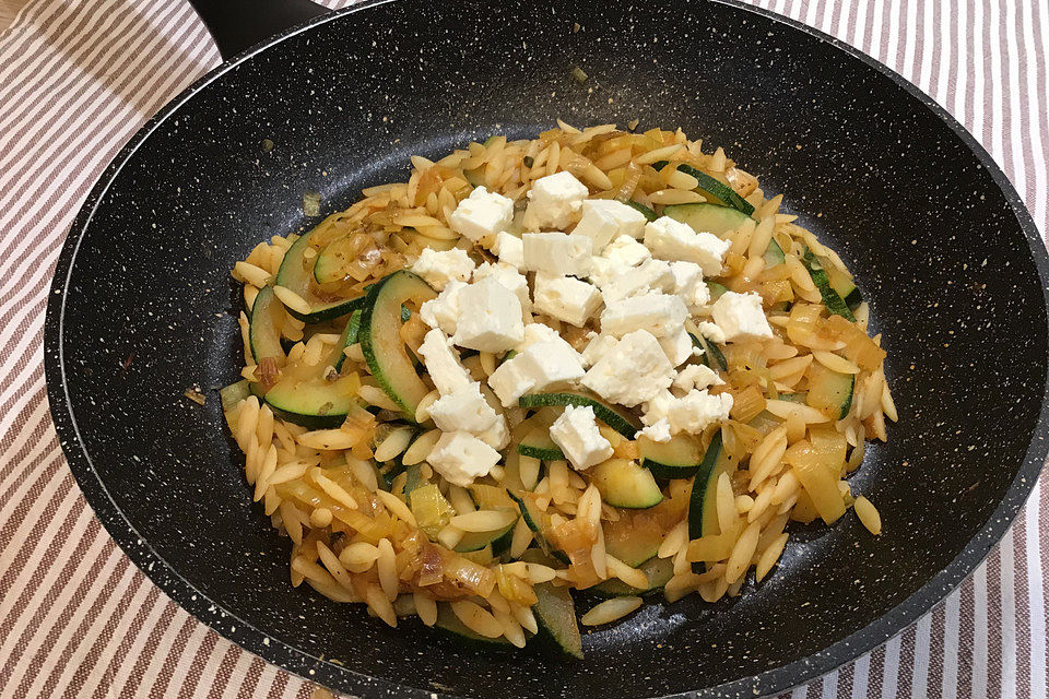 Kritharaki-Feta-Pfanne