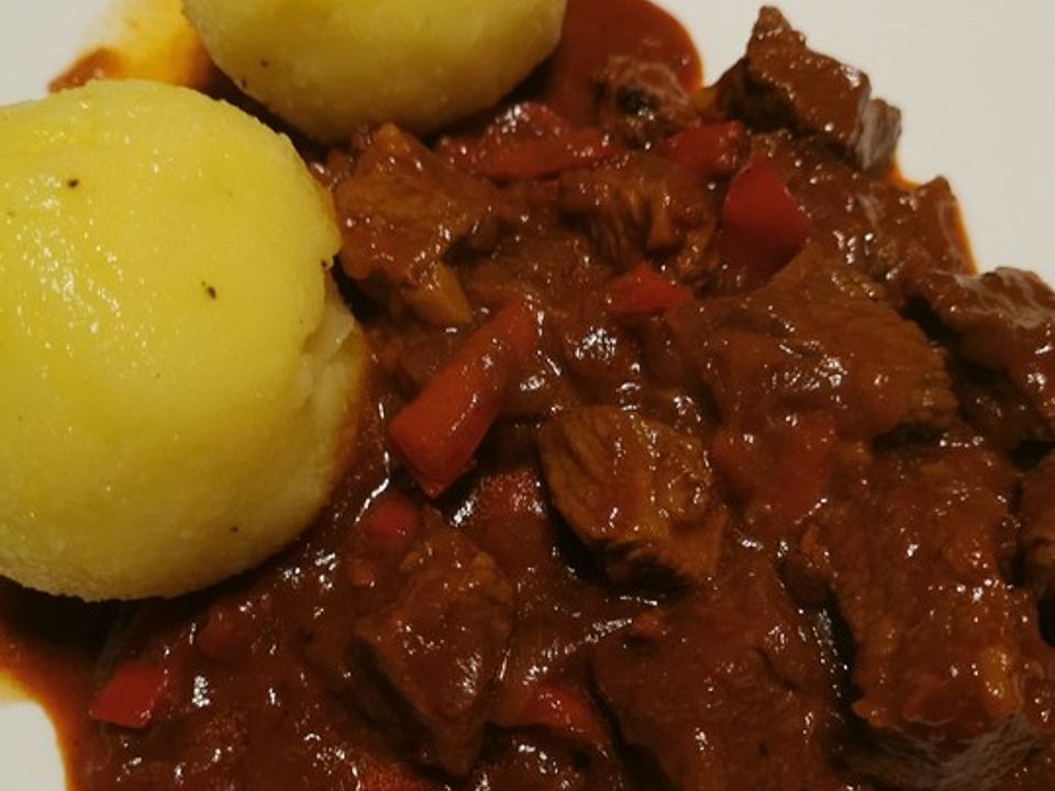 Gulasch mit Whiskysoße und Kartoffelknödeln von axxis71 | Chefkoch