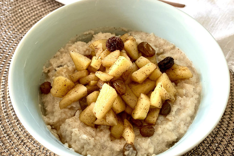 Süßer Zimtcouscous mit Apfel