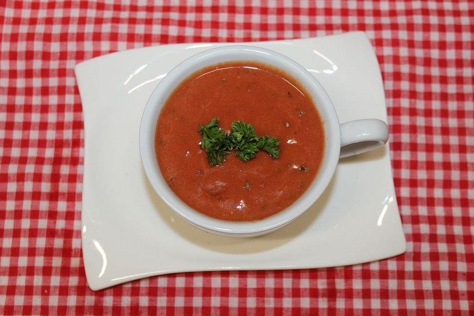 Tomaten-Basilikum-Cremesuppe