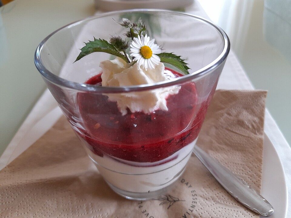 Quarkcreme mit Beerenpüree von trekneb| Chefkoch