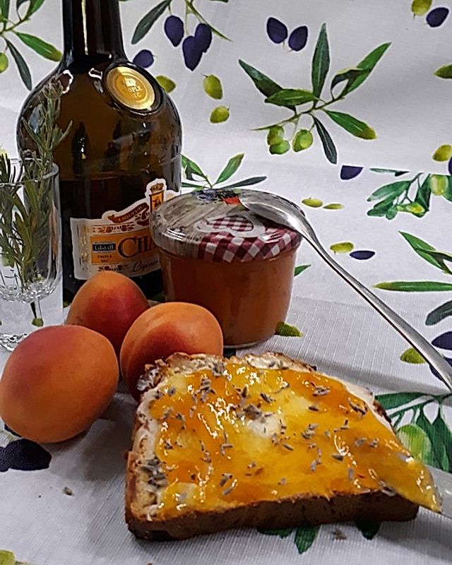 Aprikosenmarmelade mit Lavendel und Pfiff