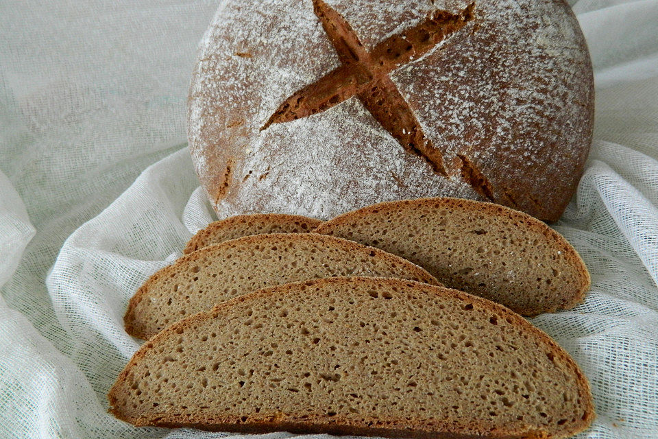 Sauerteig-Vollkorn-Mischbrot mit Roggen- und Dinkelmehl