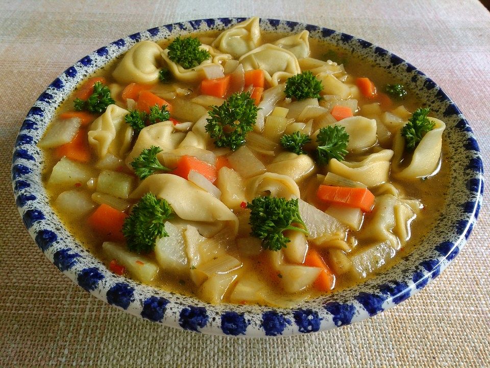 Gemüsesuppe mit Tortellini von lordhelm11 | Chefkoch