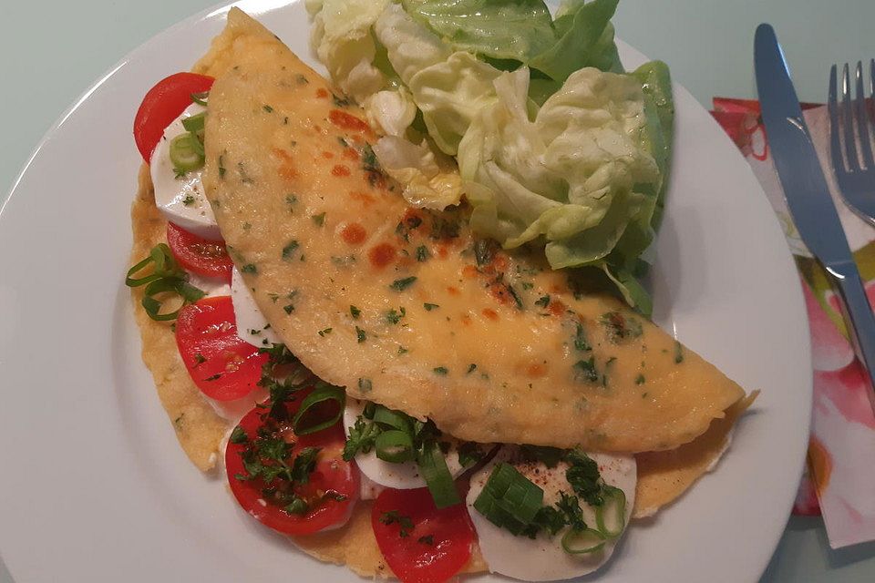 Pfannkuchen mit Tomaten-Mozzarella-Füllung