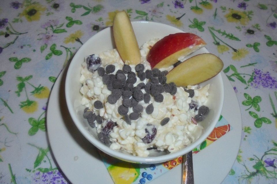 Hüttenkäse mit Apfel und Cranberries