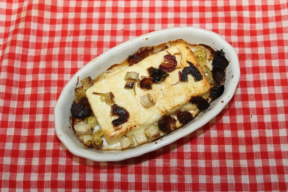 Feta-Käse gebacken mit Feigen und Frühlingszwiebeln