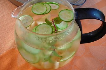 Wasser Aromatisiert Mit Birne Gurke Und Minze Von Dodith Chefkoch