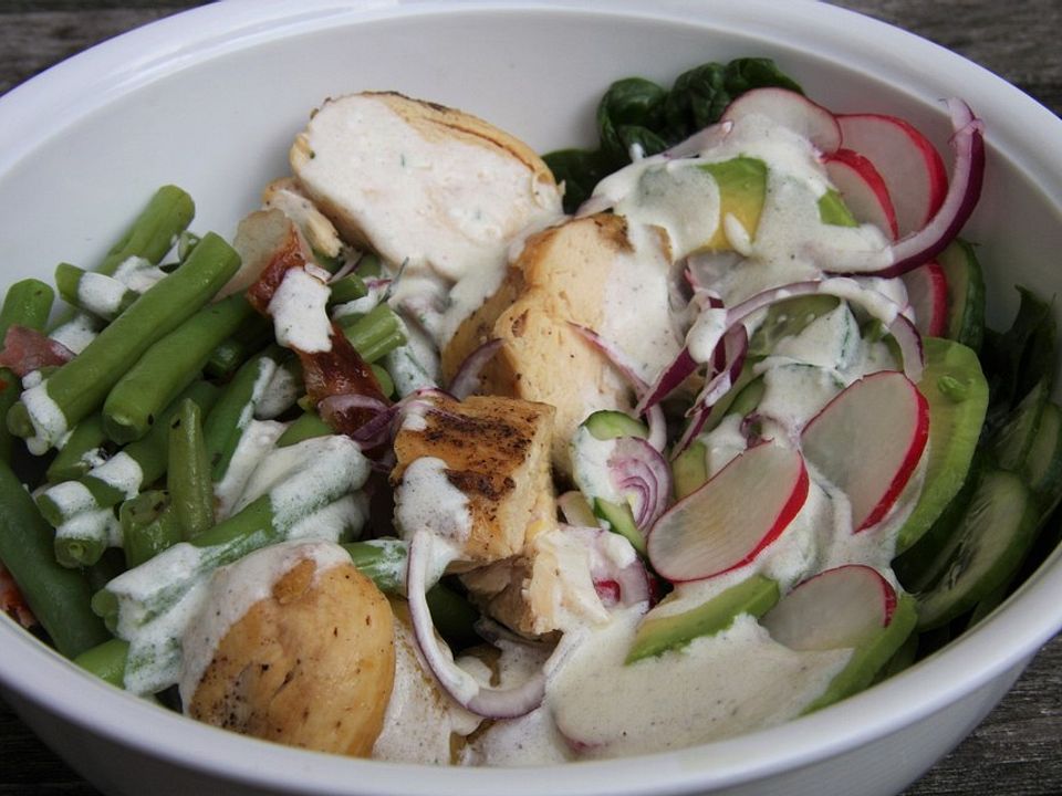Tintenfisch-Salat mit Paprika und Knoblauch - Kochen Gut | kochengut.de