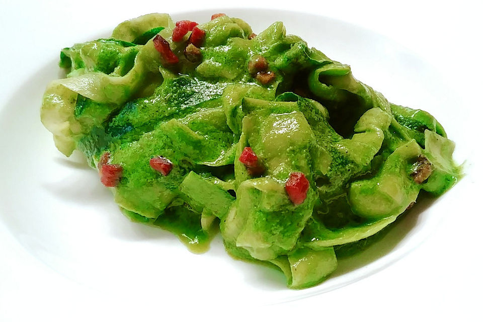 Zoodles mit Rucola-Pesto