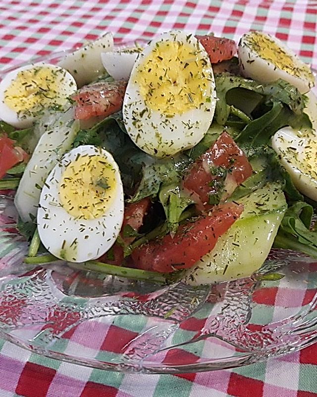 Gemischter Salat mit Wachteleiern