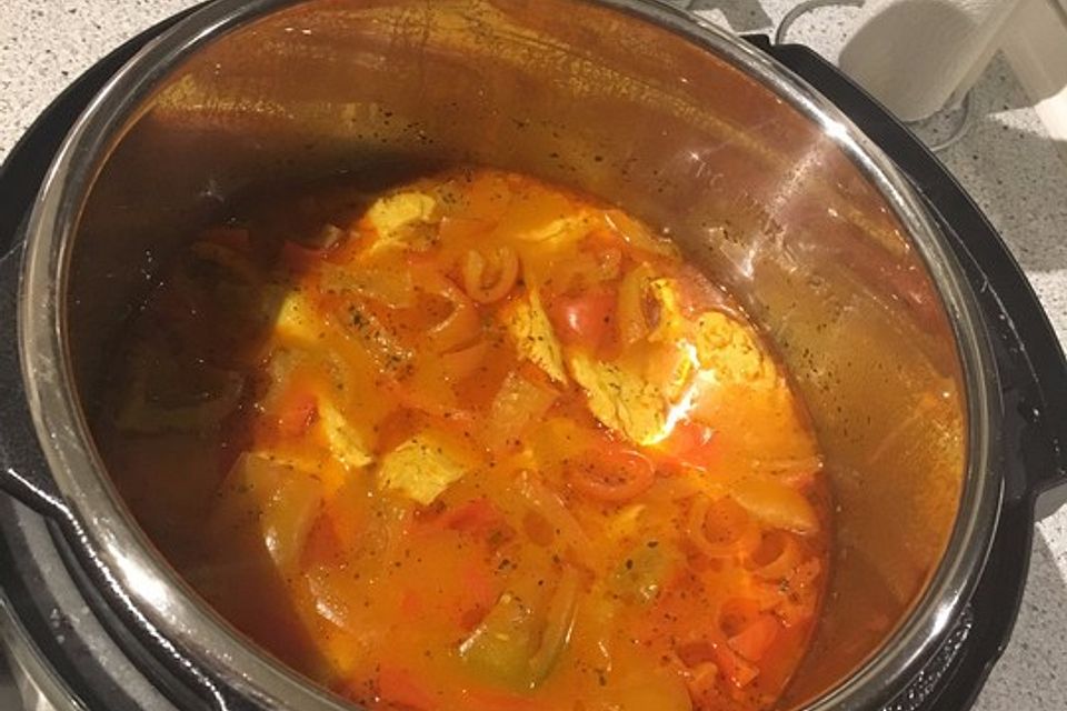 Hähnchengulasch mit Kartoffeln aus dem Instant-Pot