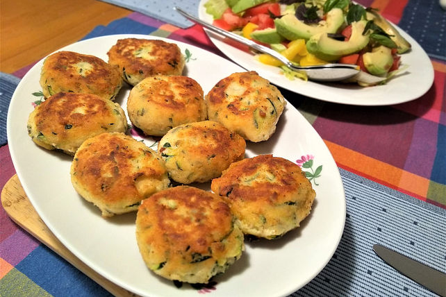 Zucchini-Bratlinge mit Ricotta von noveli| Chefkoch