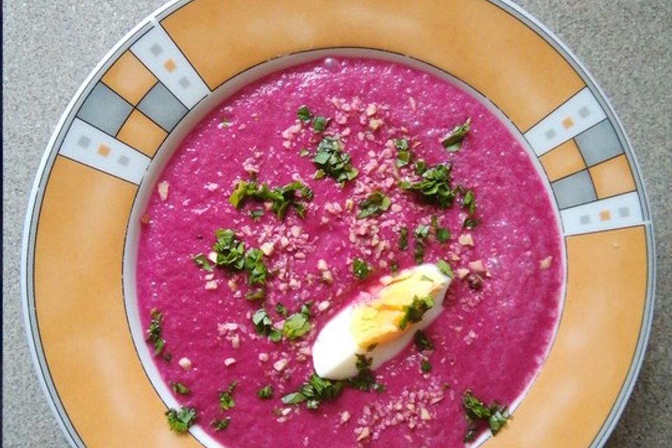 Erfrischende Rote Bete Suppe