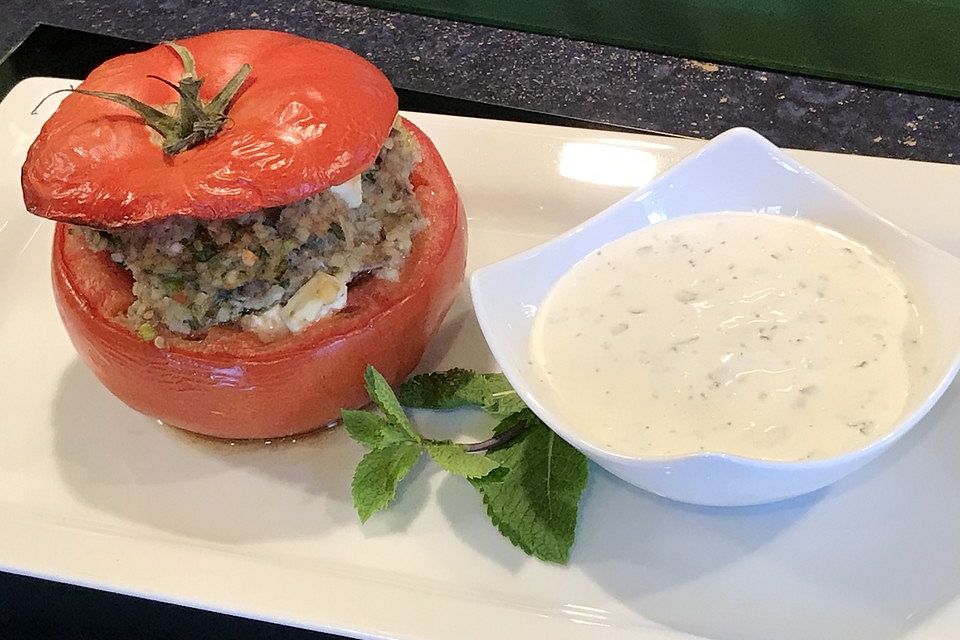 Gefüllte Tomaten mit Bulgur und Hackfleisch