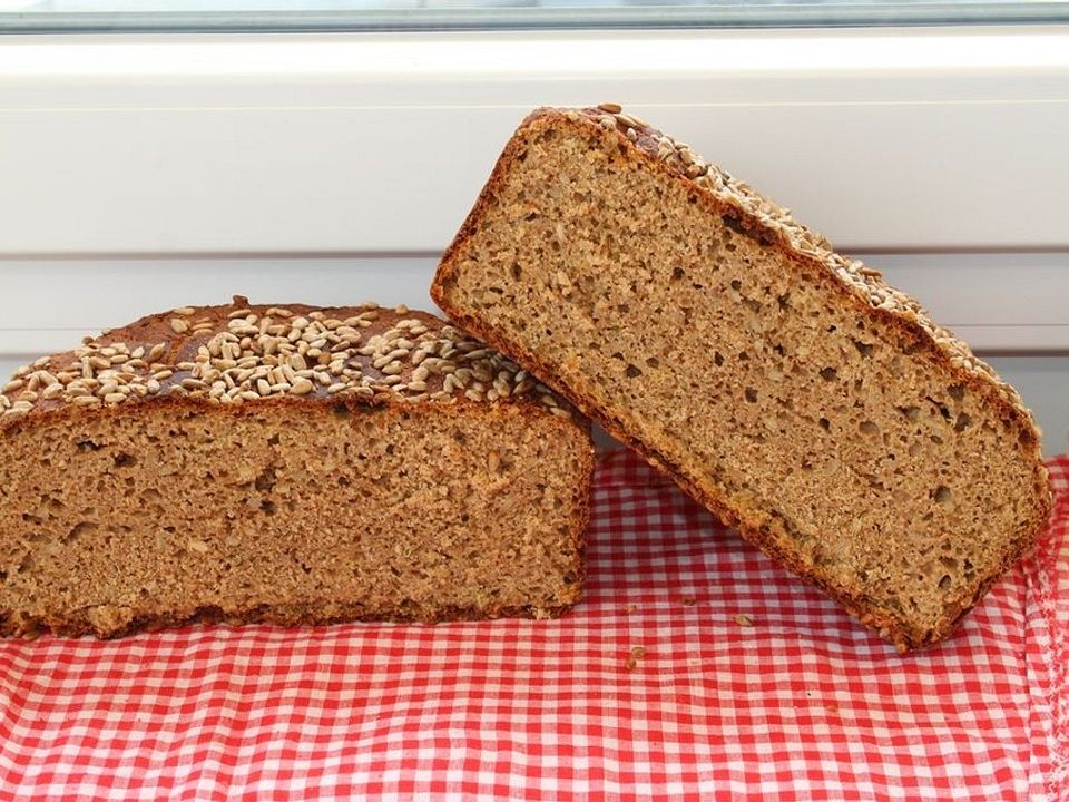 Dinkel-Weizen-Vollkorn-Sauerteig-Brot mit Kichererbsenmehl und ...