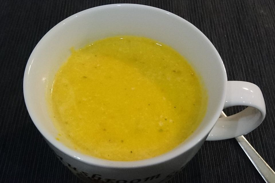 Kürbis-Kartoffel-Suppe aus Backofengemüse