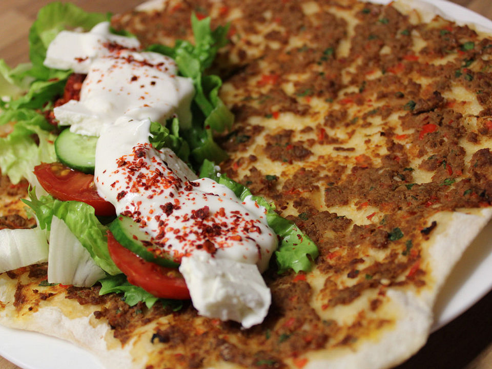 Türkisches Lahmacun aus dem Ofen| Chefkoch