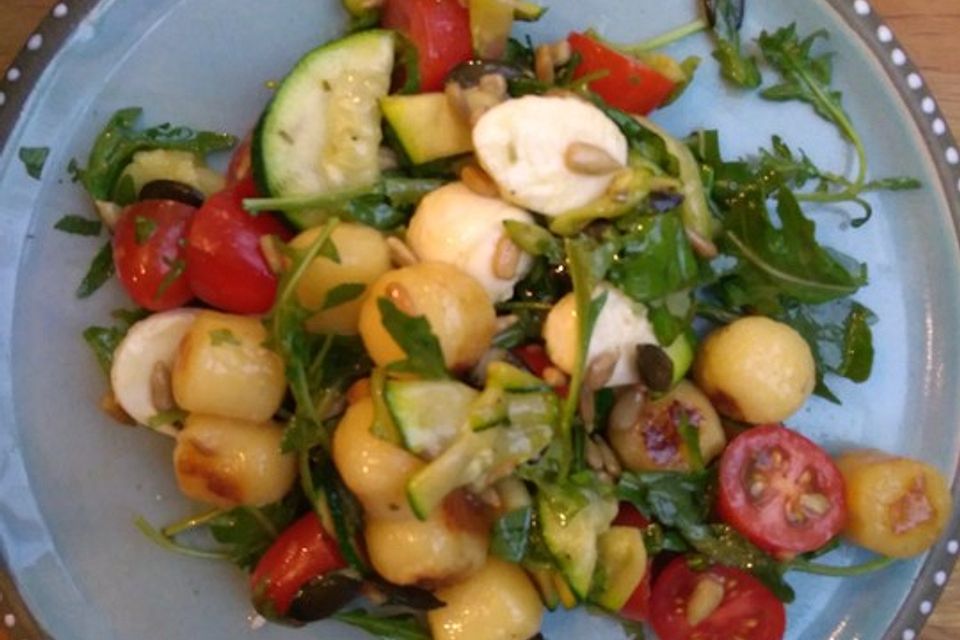 Mediterraner Gnocchi-Salat