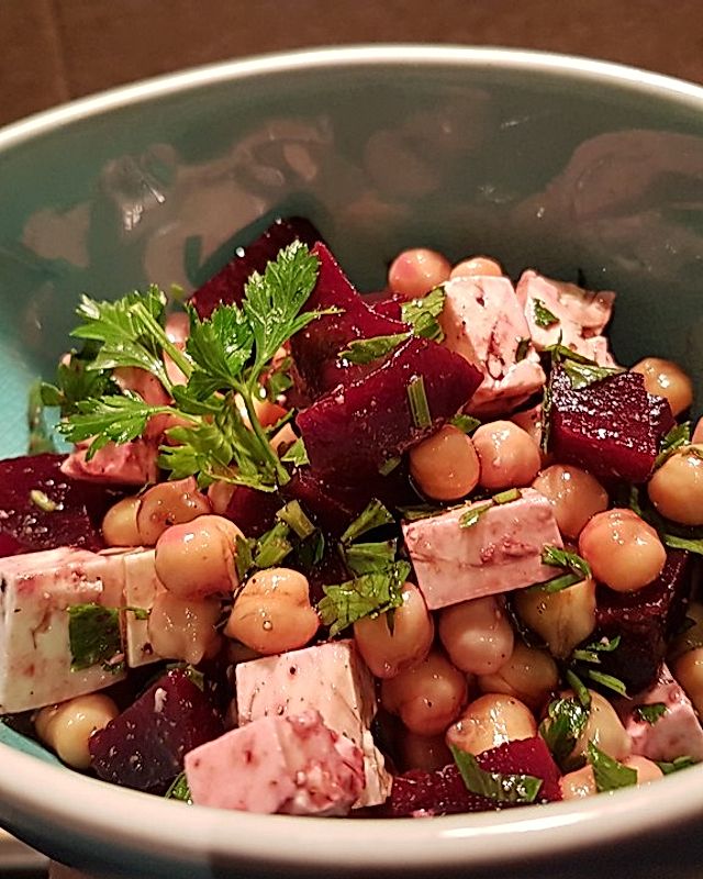 Kichererbsen-Salat mit Feta und Rote Bete