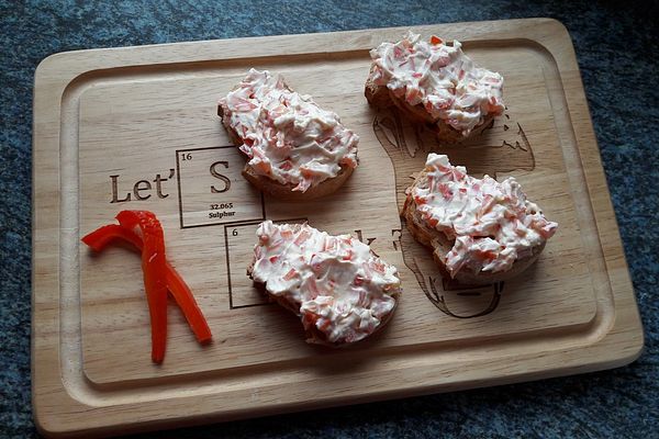 Baguette mit Frischkäse-Paprika-Aufstrich von RattleRequest | Chefkoch