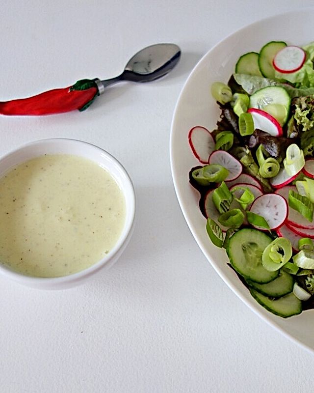 Frühlings-Salat mit Joghurtsoße