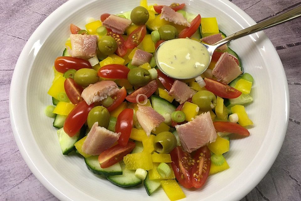 Joghurt-Dressing mit Kräutern