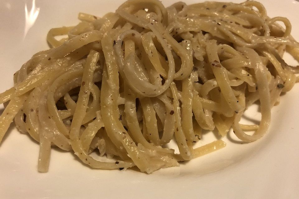 Spaghetti mit veganer Sahnesauce