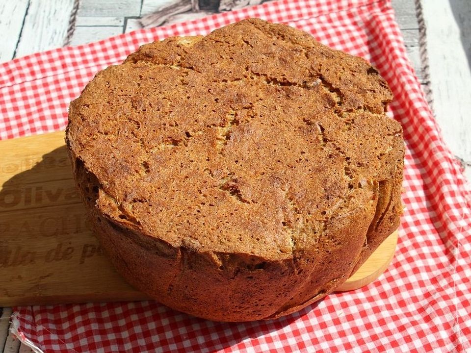 Erdnuss-Vollkorn-Brot mit Sauerteig aus dem Bräter von patty89| Chefkoch