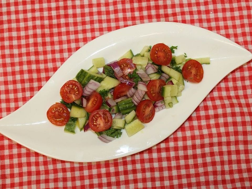 Arabischer Tomaten-Gurkensalat von evelinesarah | Chefkoch