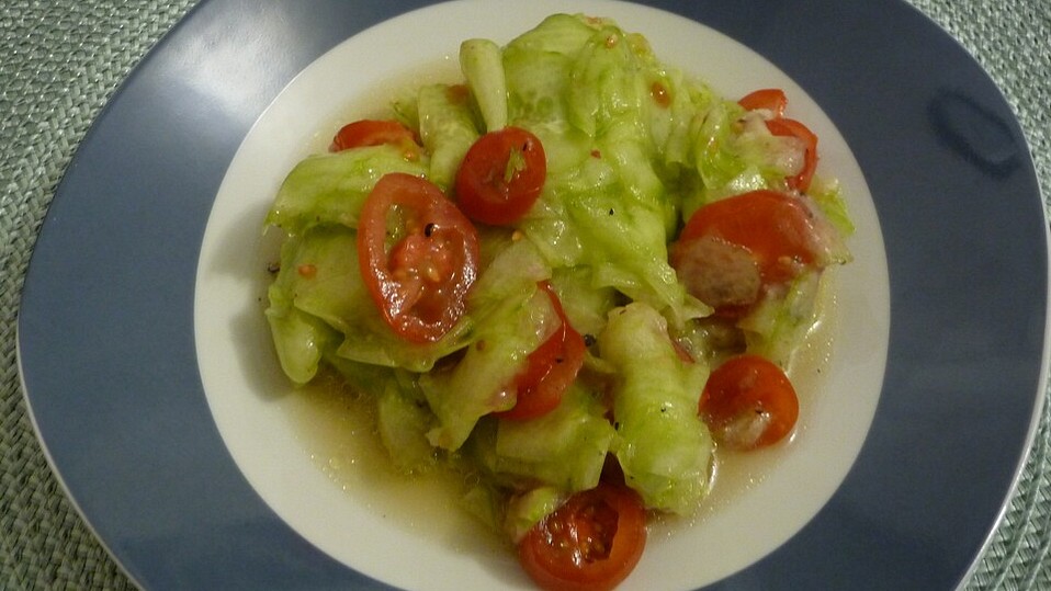 Arabischer Tomaten-Gurkensalat von evelinesarah