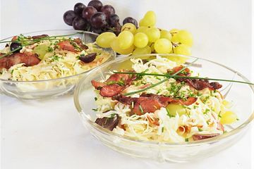 Krautsalat mit Weintrauben