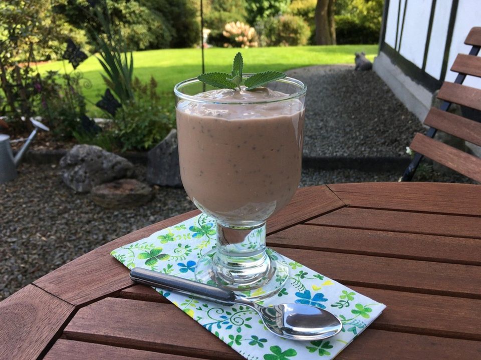 Schokojoghurt mit Banane und Chia-Samen von Cantastic| Chefkoch