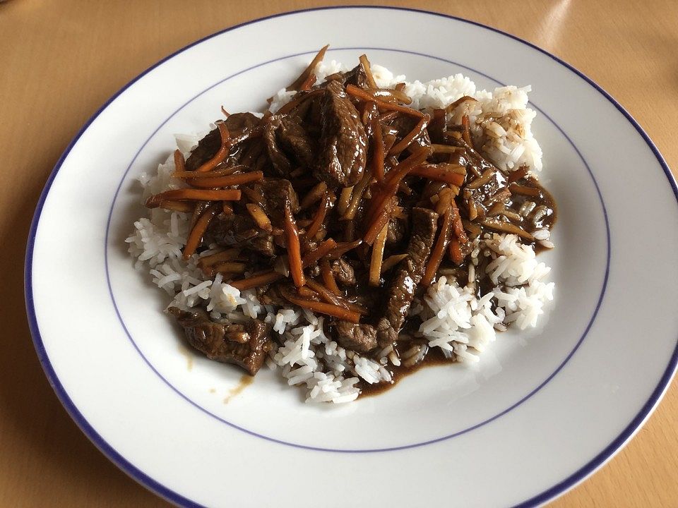 Chinesisches Rindfleisch mit Karotten und Sellerie von JensKoe| Chefkoch