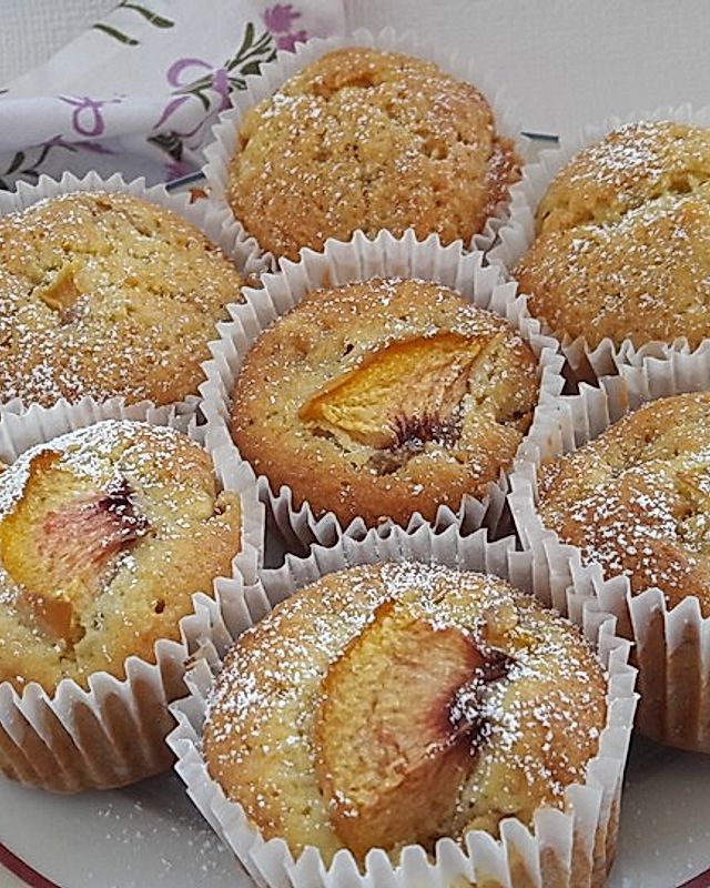 Einfache und schnelle Muffins mit Pfirsichen