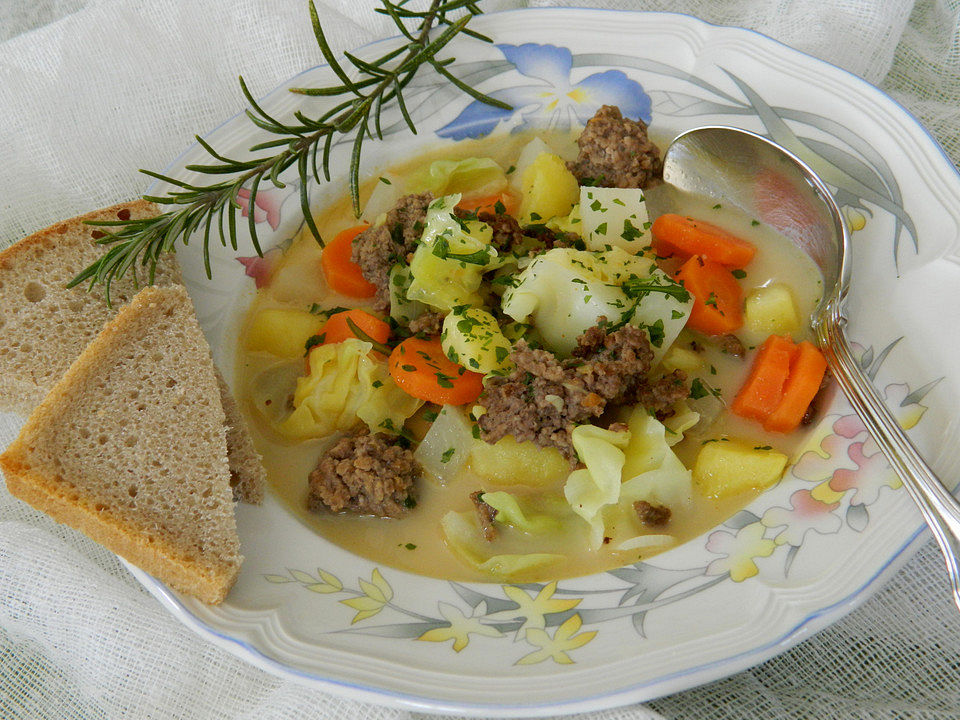 Spitzkohl-Kartoffel-Gemüse-Eintopf mit Rinderhackfleisch von Cathy111