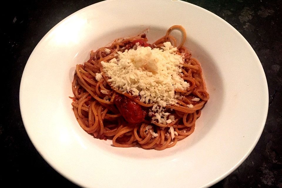 Spaghetti Napoli mit Speck