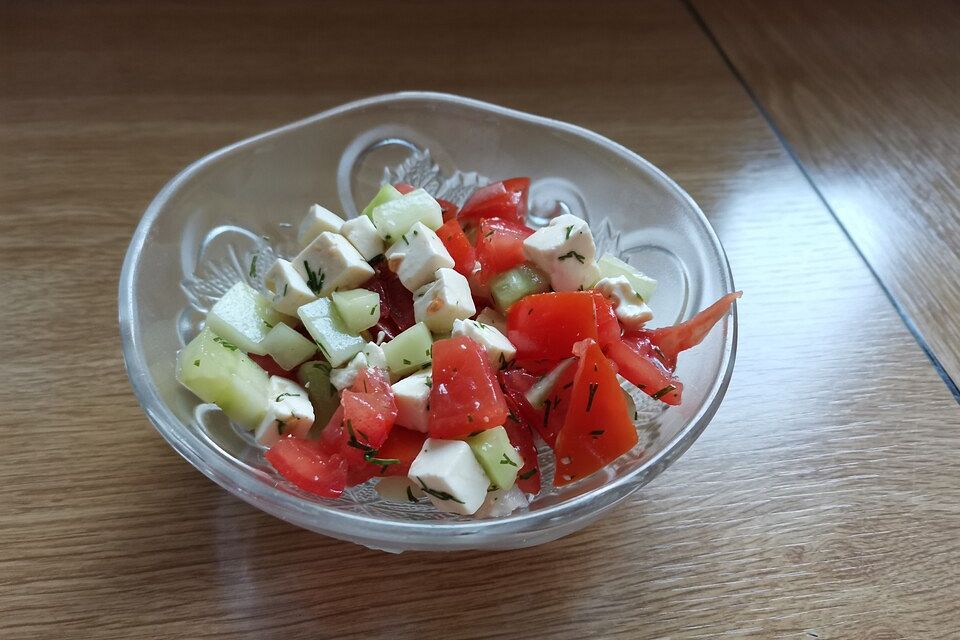 Tomatensalat mit Hirtenkäse