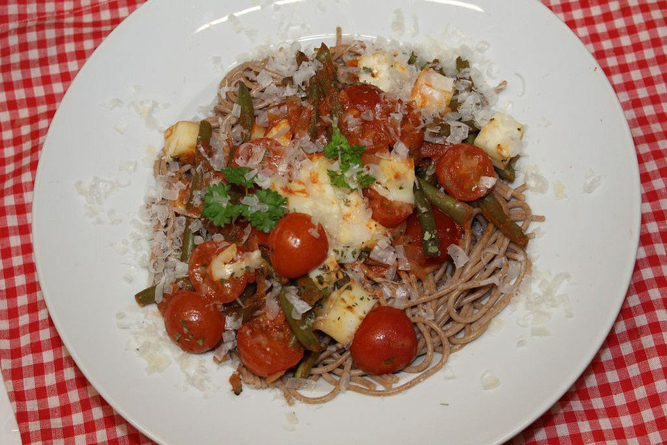 Spaghetti mit Bohnen, Tomaten und Feta