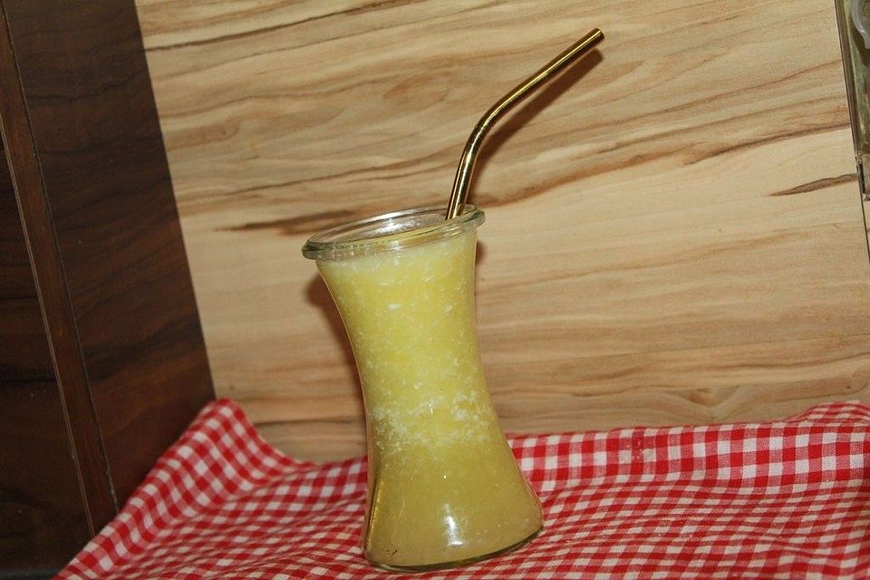 Ananas-Kokos-Drink für den Grillabend