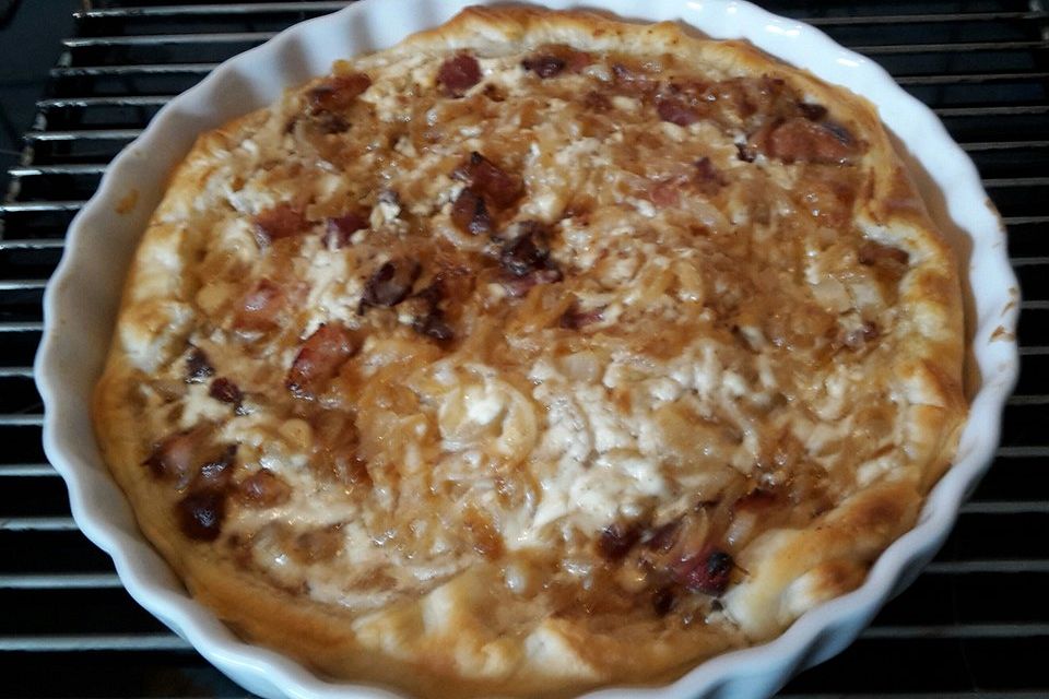 Zwiebelkuchen ohne Eier und Käse