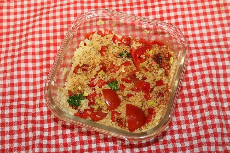 Peppig frischer Bulgursalat