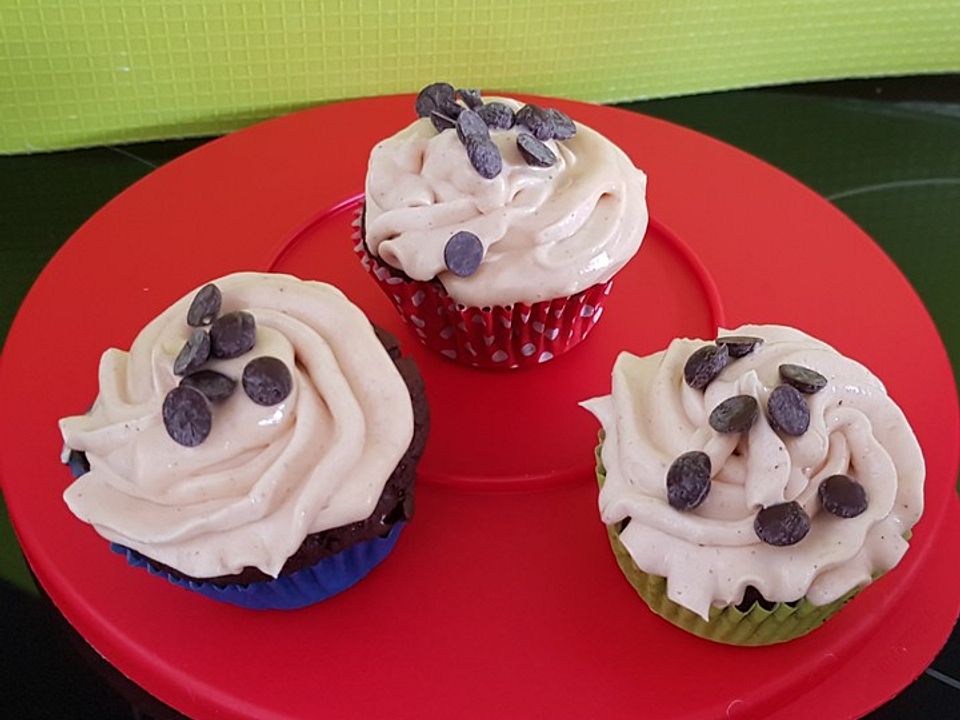 Glutenfreie Schokoladenmuffins mit Erdnussbuttercreme von Kirsten_backt ...