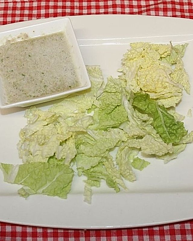 Veganes Salatdressing mit Essiggurken