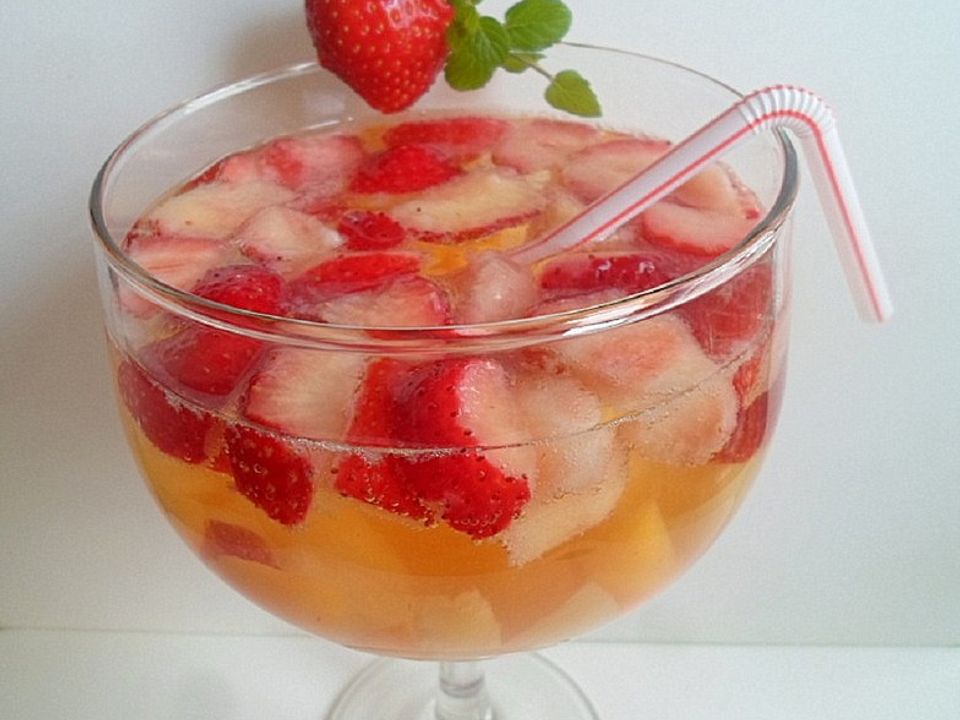 Ananas - Pfirsich - Erdbeer - Bowle von Jandia| Chefkoch