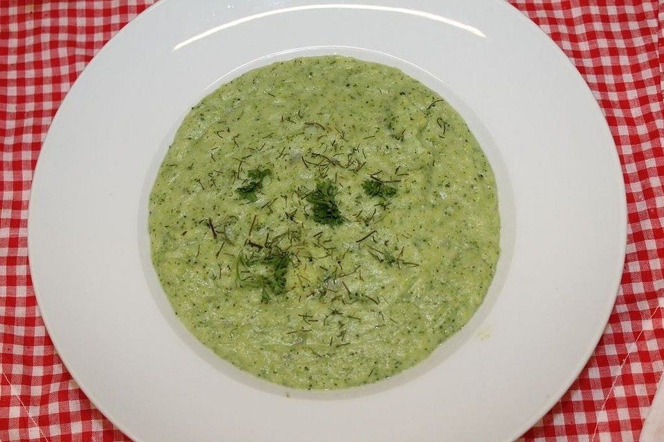 Brokkoli-Mandel-Cremesuppe