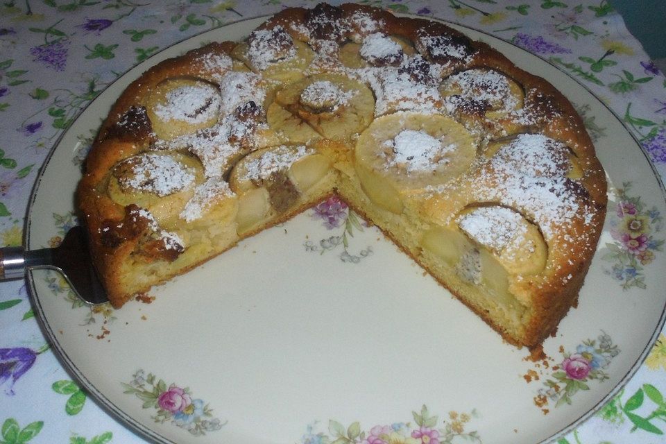 Apfelkuchen mit Marzipan und Orangenlikör